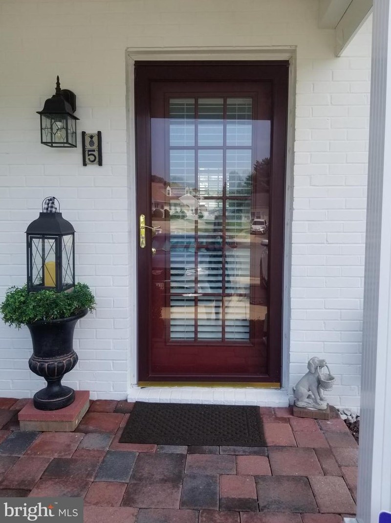 5 Briar Hollow Ct, Baltimore, MD 21236-3906