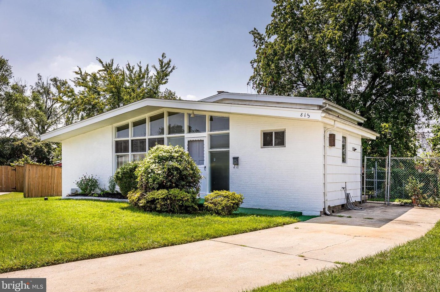 813 Sturgis Pl, Baltimore, MD 21208-5843