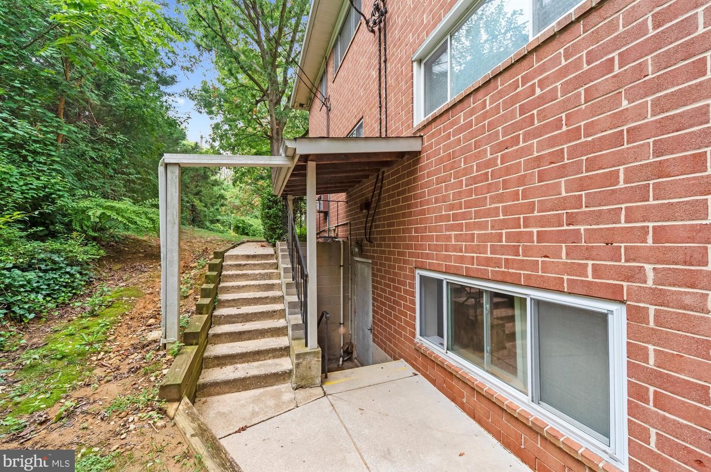 519 Epsom Rd, Baltimore MD  21286-2998 exterior