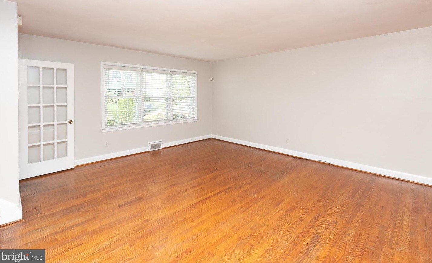 8133 Pleasant Plains Rd, Baltimore, MD 21286-8325
