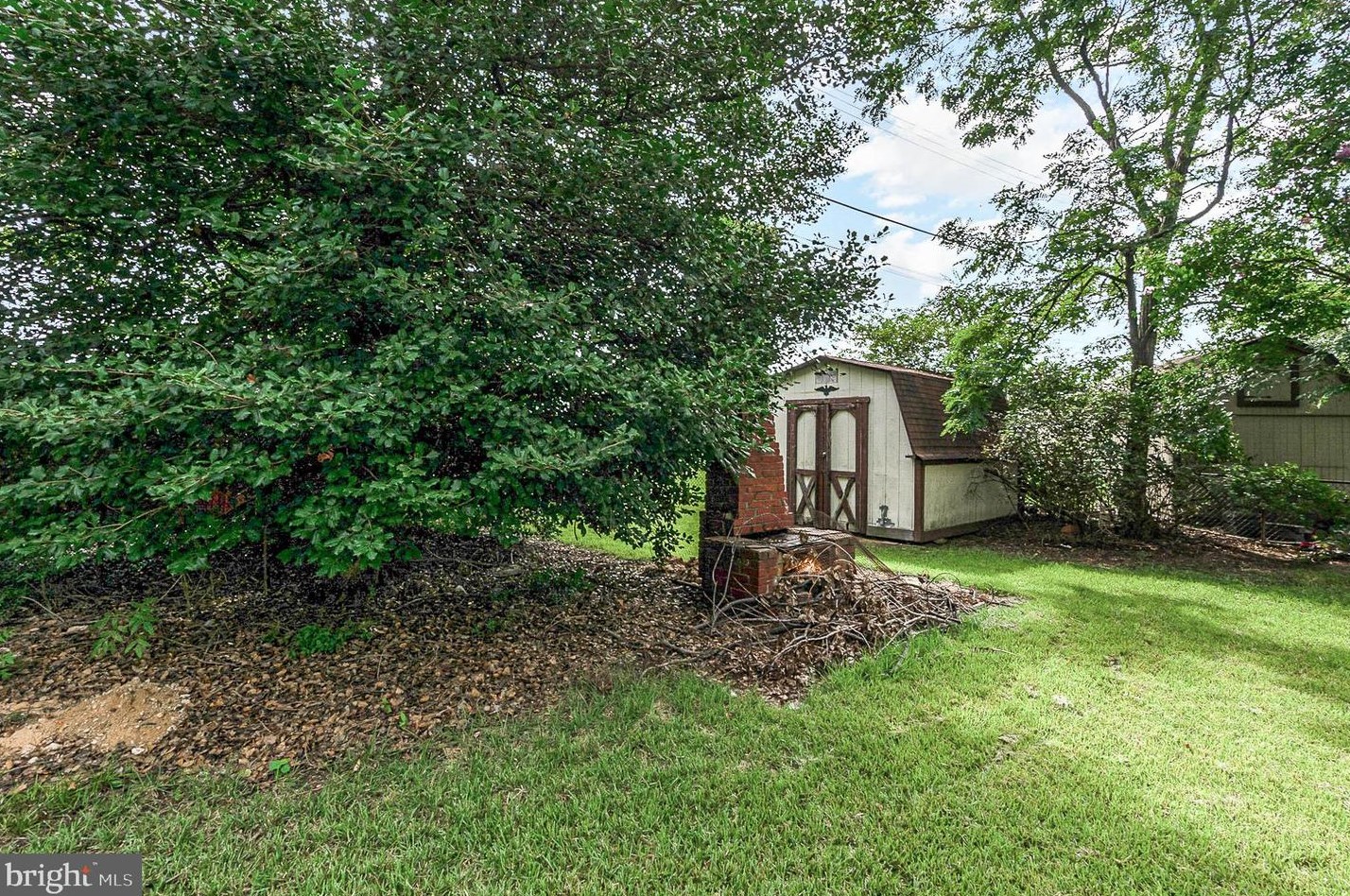 3415 Loganview Dr, Baltimore MD  21222-5949 exterior