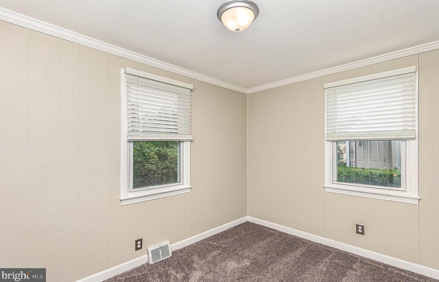 3415 Loganview Dr, Baltimore MD  21222-5949 exterior