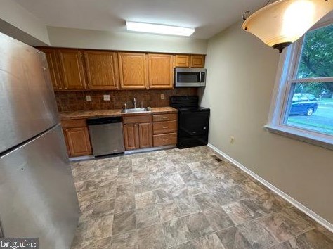 10 Bernadotte Ct, Baltimore, MD 21234-8002