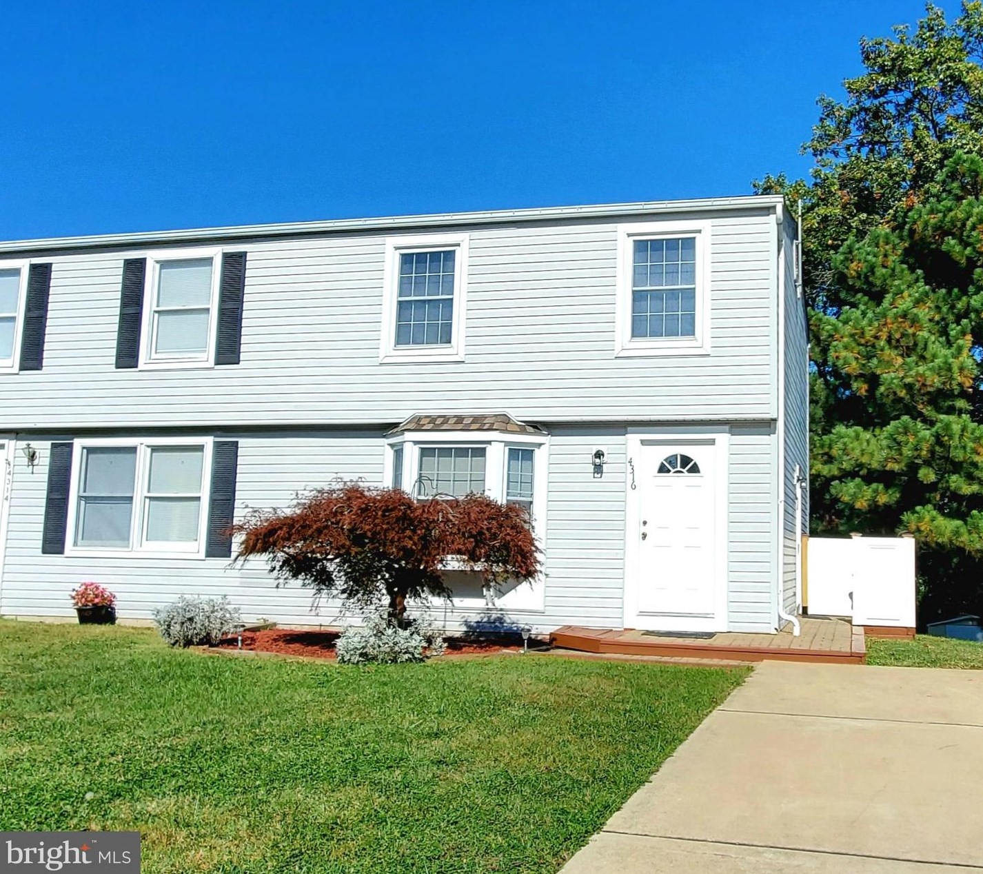 4316 Hallfield Manor Dr, Baltimore, MD 21236-2810