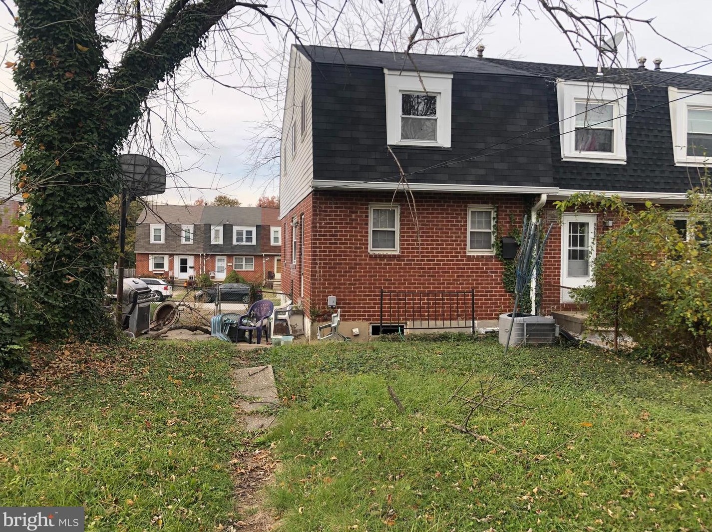 5617 Leiden Rd, Baltimore, MD 21206-2916