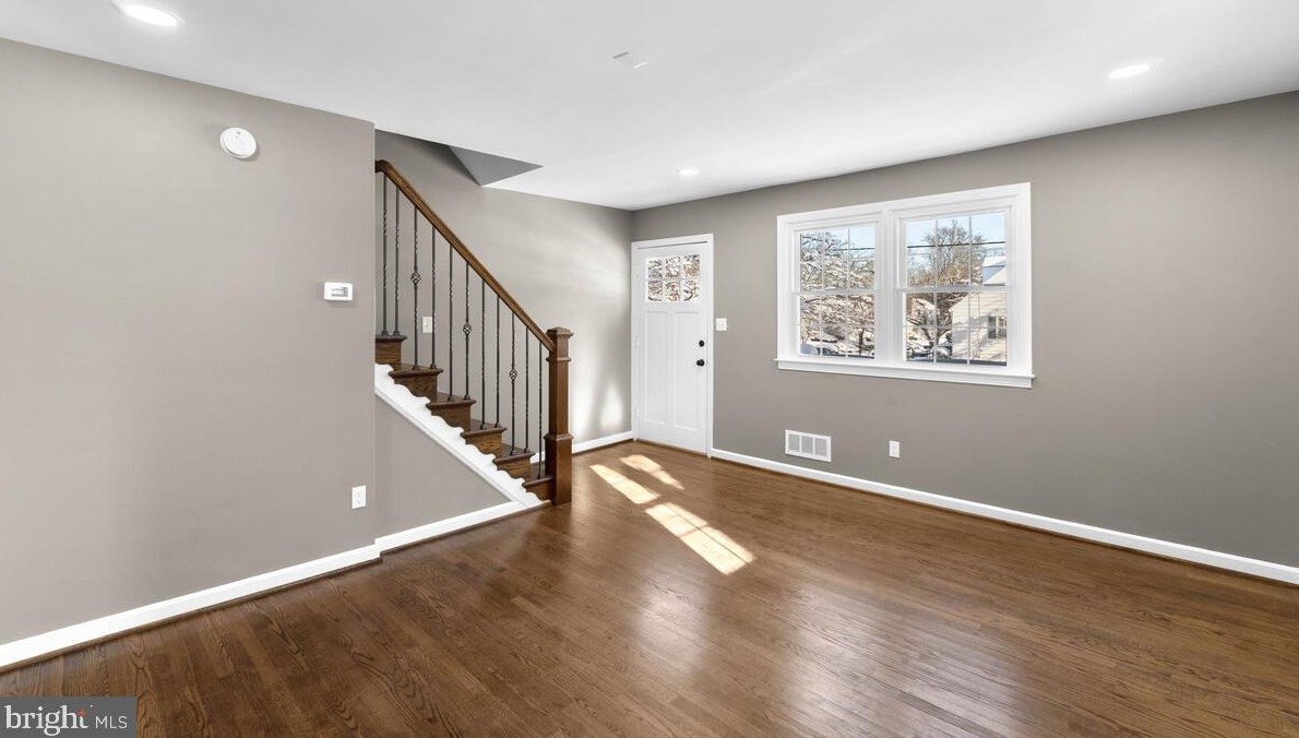 402 Forest Ln, Baltimore, MD 21228-5154
