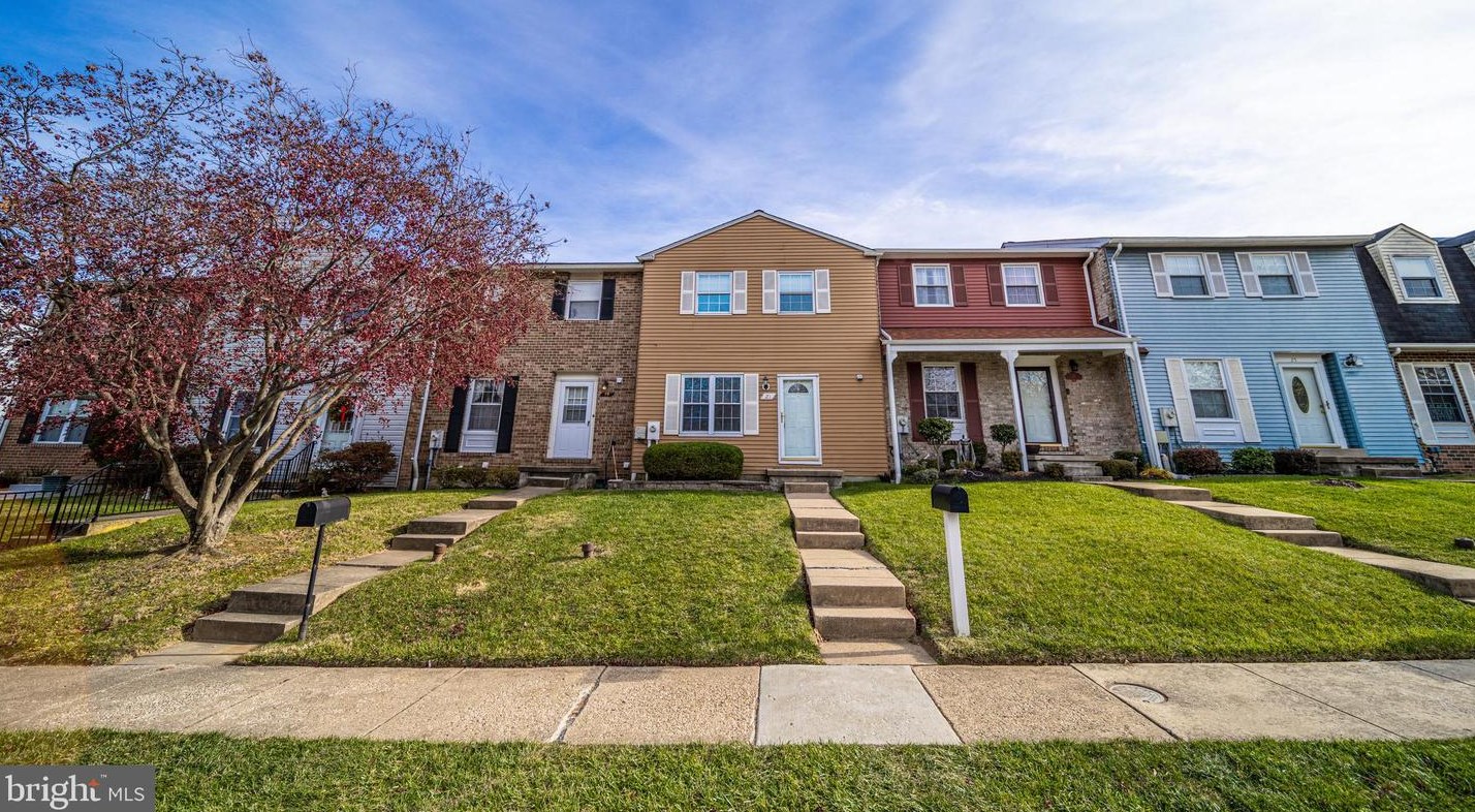 21 Turk Garth, Baltimore, MD 21228-2806