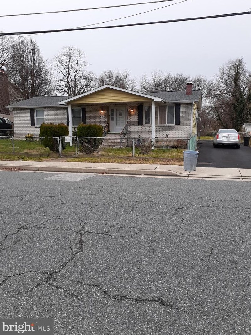 415 Delaware Ave, Baltimore, MD 21221-3709