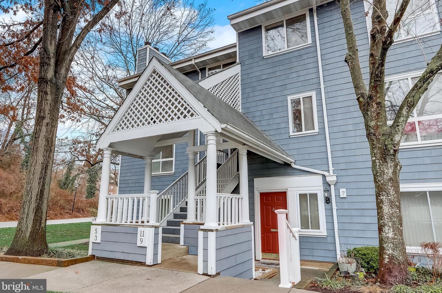 5 Greenwich Pl, Baltimore, MD 21208-3741