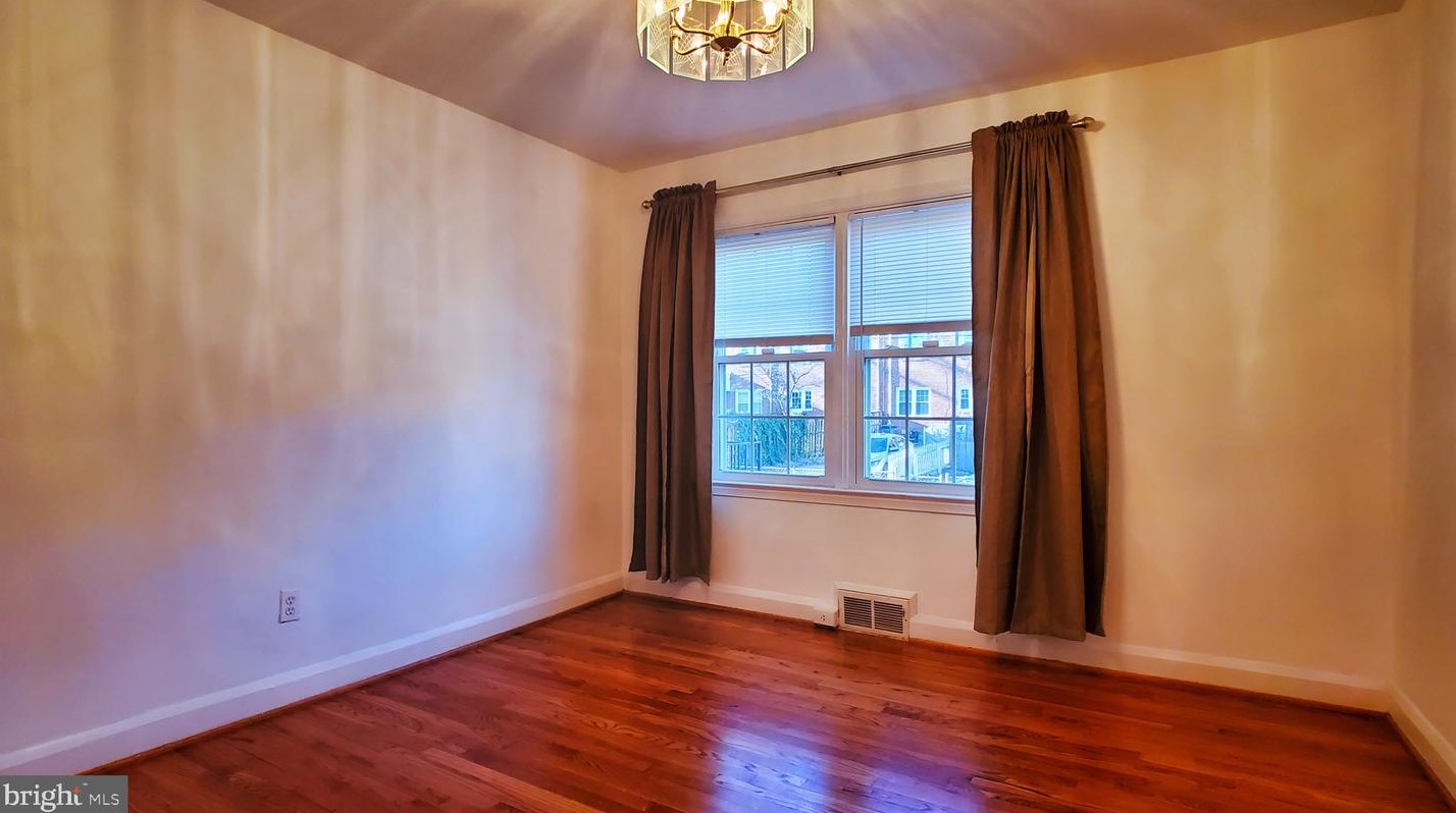 8118 Loch Raven Blvd, Baltimore MD 21286-8305 exterior