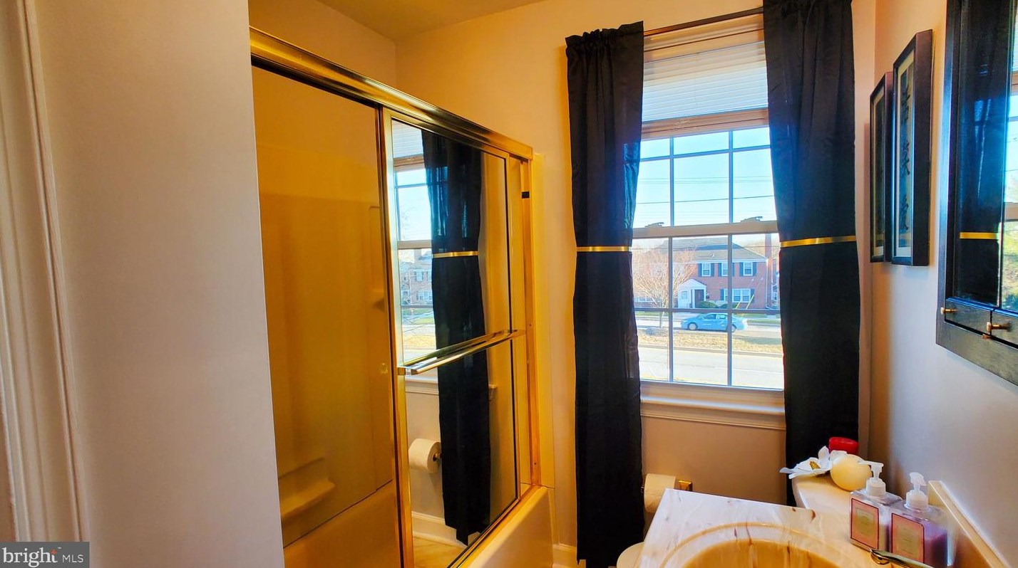 8118 Loch Raven Blvd, Baltimore MD 21286-8305 exterior