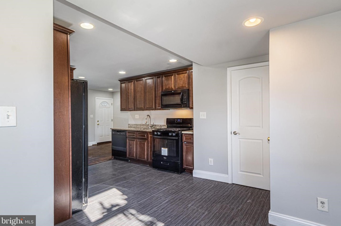 117 Avon Bch Rd, Baltimore MD 21222-6104 exterior