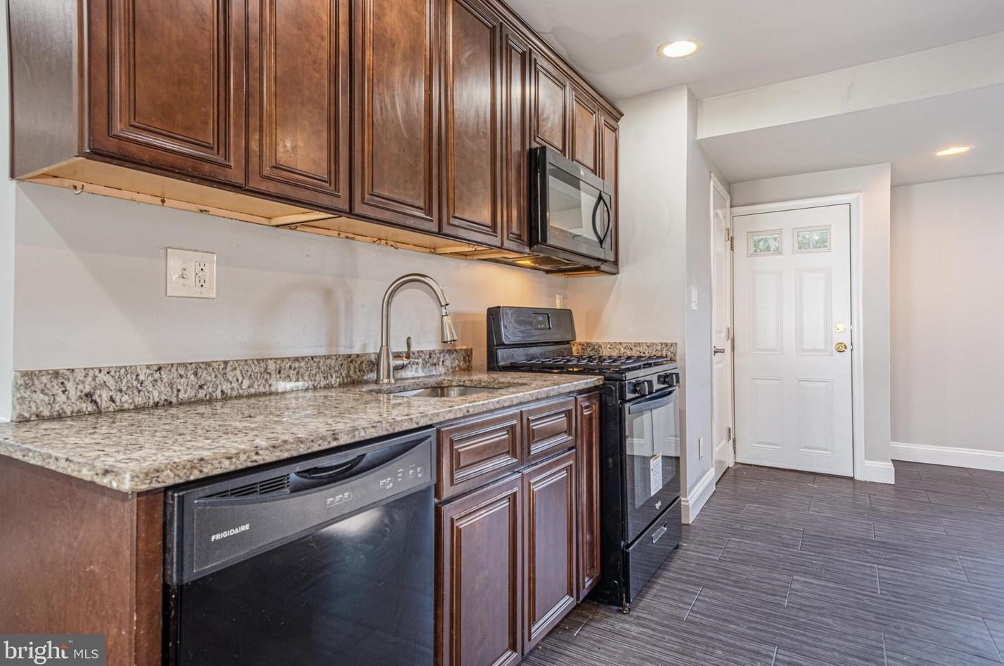 117 Avon Bch Rd, Baltimore MD 21222-6104 exterior