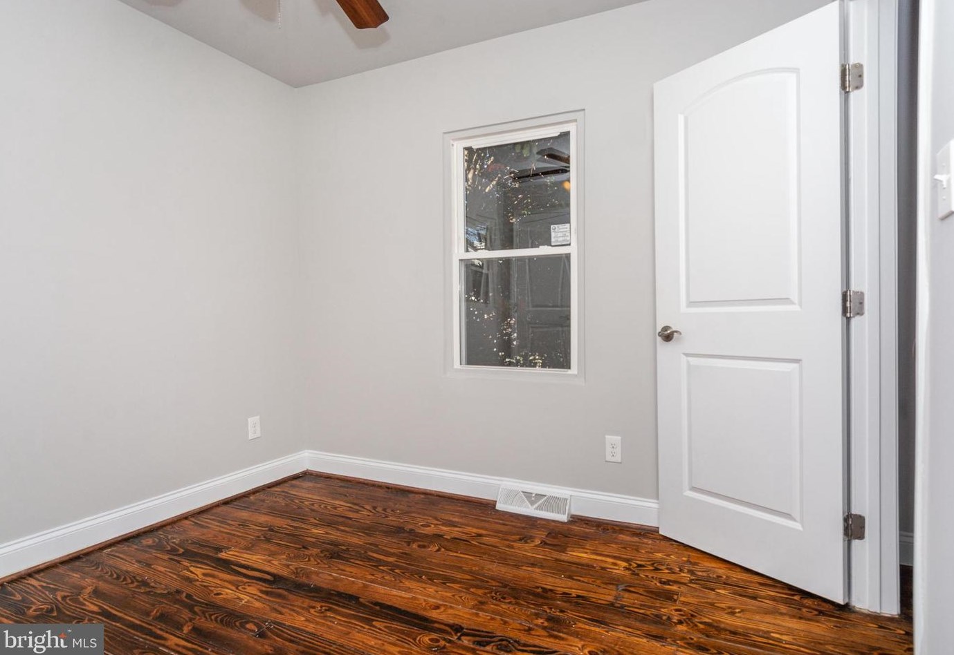 117 Avon Bch Rd, Baltimore MD 21222-6104 exterior