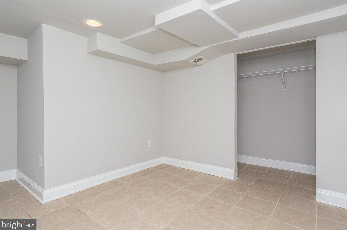 117 Avon Bch Rd, Baltimore MD 21222-6104 exterior