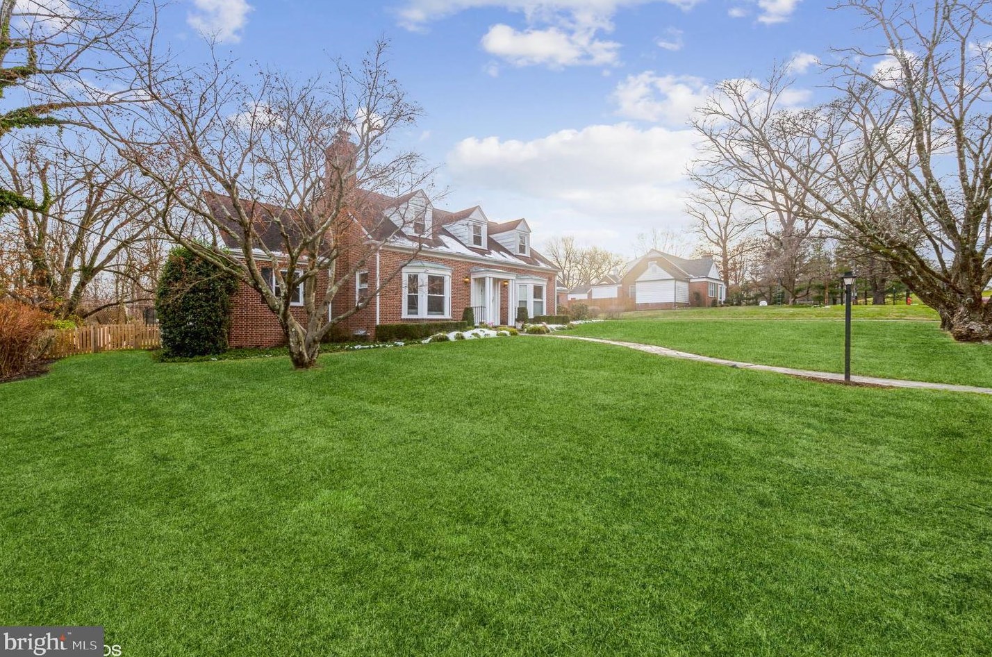 3529 Barton Oaks Rd, Baltimore, MD 21208-4332