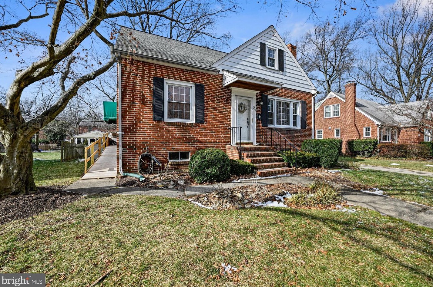 28 Dunvegan Rd, Baltimore, MD 21228-3408