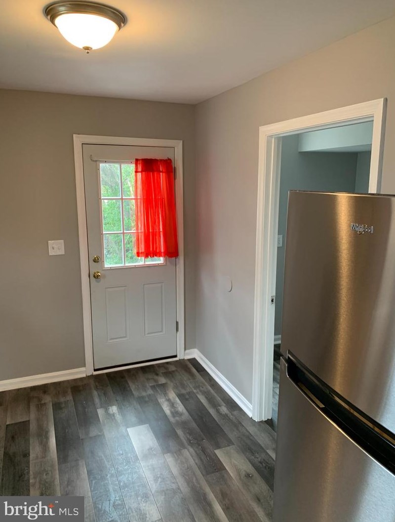 27 Maryland Ave, Baltimore MD 21228-3240 exterior