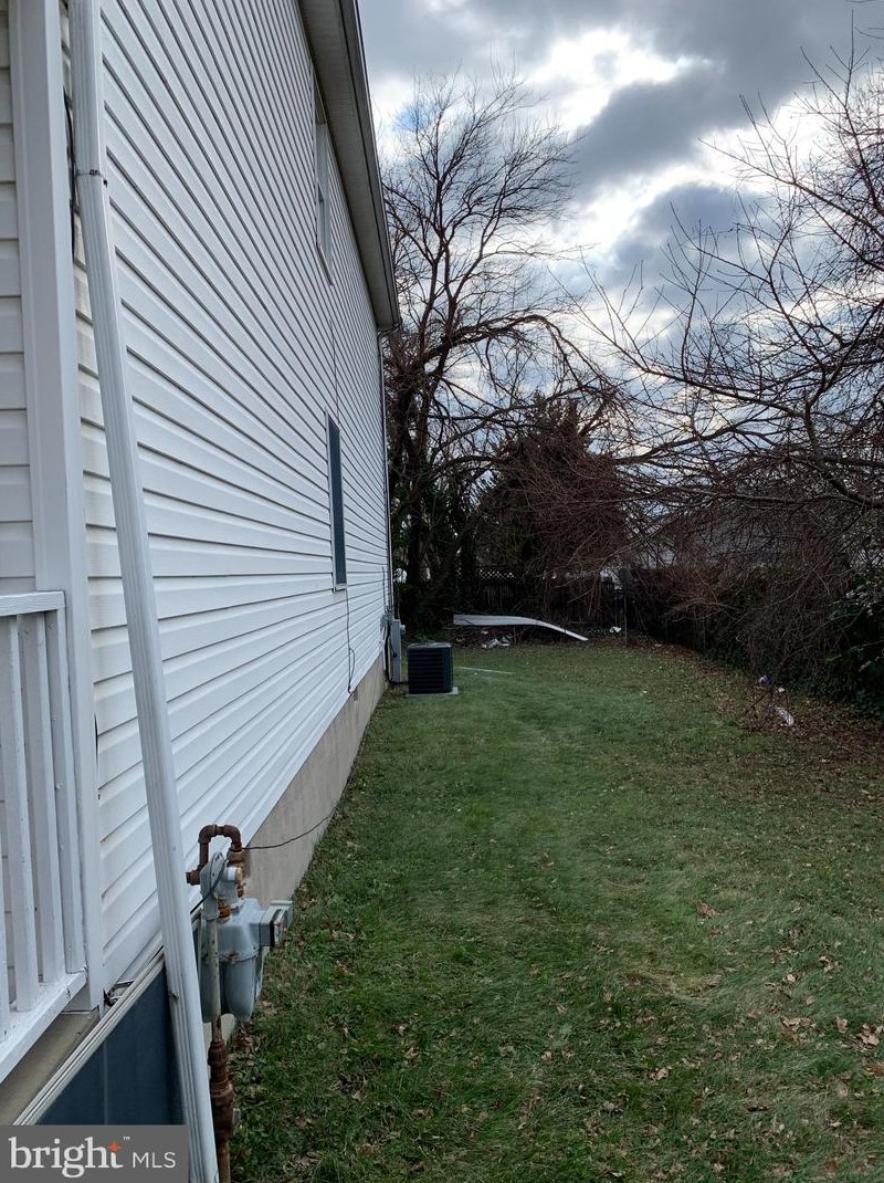 27 Maryland Ave, Baltimore MD 21228-3240 exterior