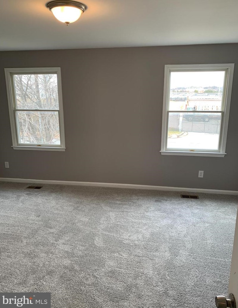 27 Maryland Ave, Baltimore MD 21228-3240 exterior