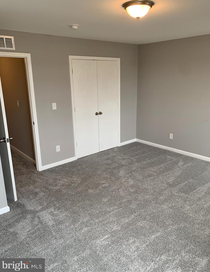 27 Maryland Ave, Baltimore MD 21228-3240 exterior