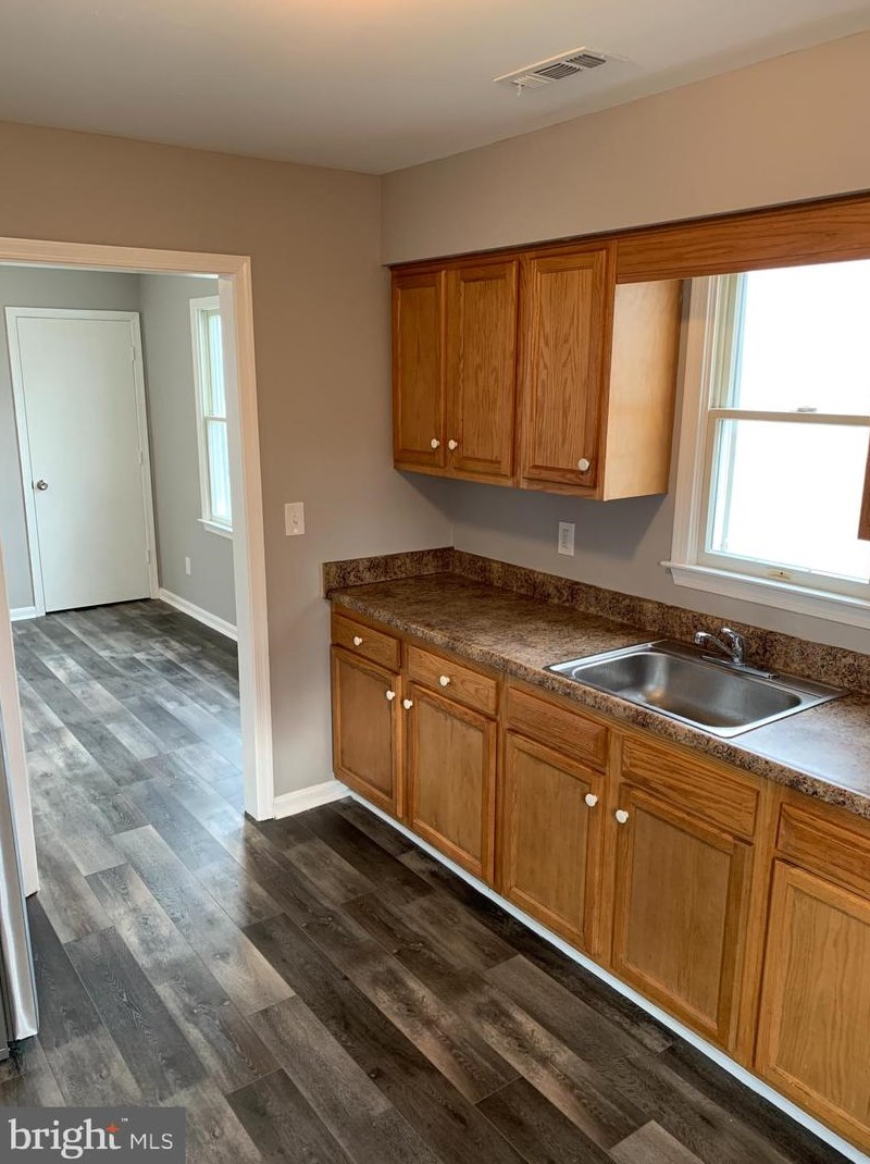 27 Maryland Ave, Baltimore MD 21228-3240 exterior