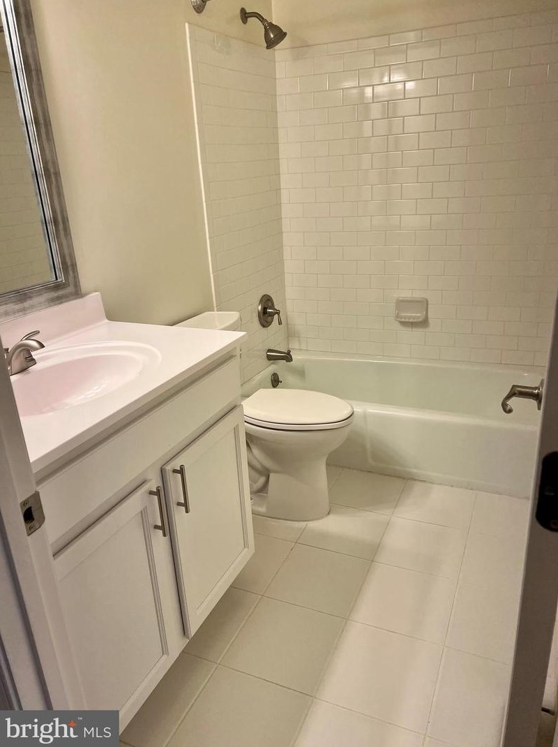 17 Ruxview Ct, Baltimore MD  21204-6636 exterior
