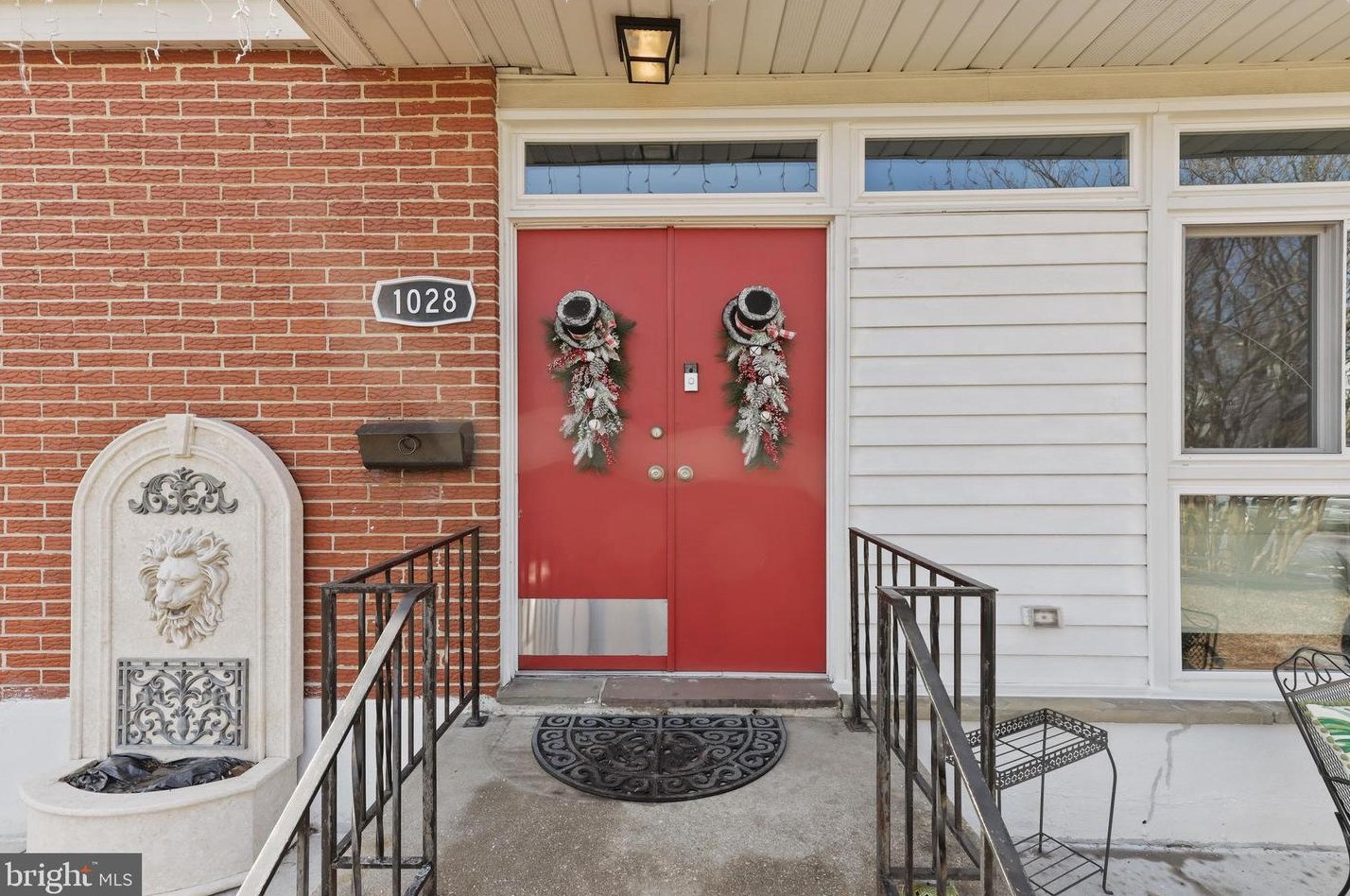 1028 Scotts Hill Dr, Baltimore, MD 21208-3526