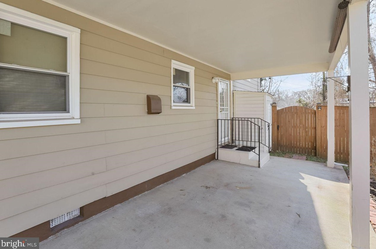 1304 Robin Rd, Baltimore, MD 21208-3619