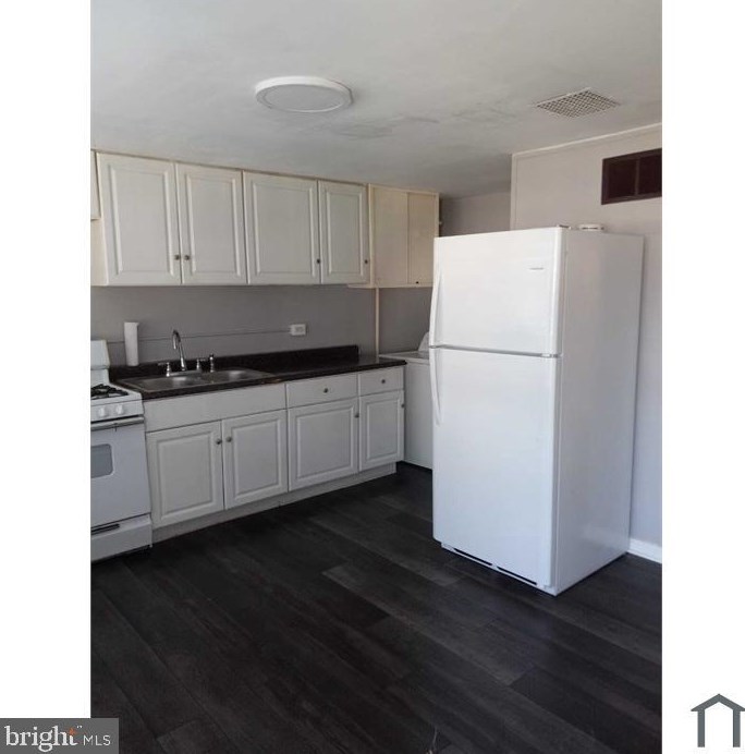 802 Regis Ct, Baltimore MD  21227-3442 exterior