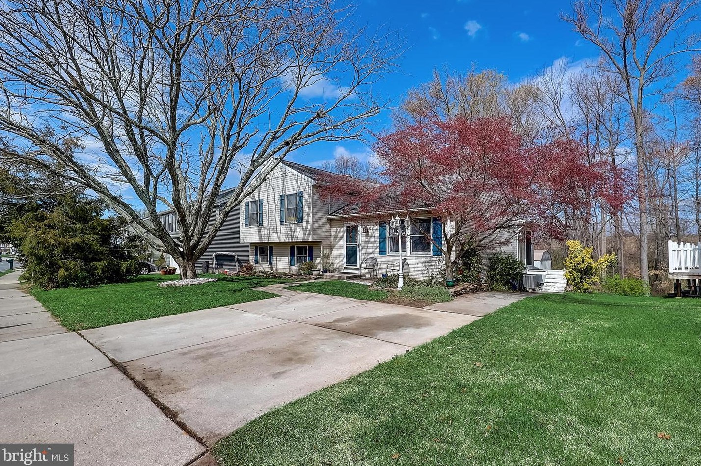 70 Yew Rd, Baltimore, MD 21221-3286