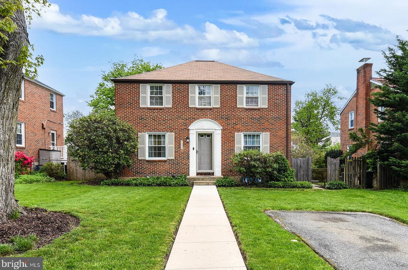 709 Howard Rd, Baltimore, MD 21208-4722