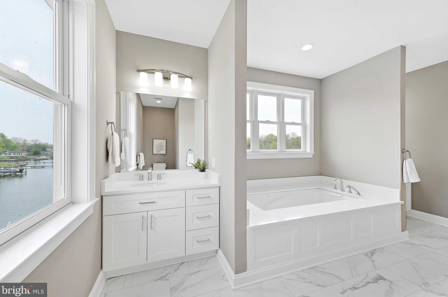 7801 Deboy Ave, Baltimore MD 21222-2719 exterior