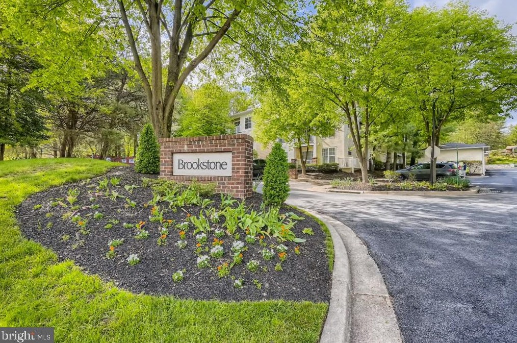 7016 Toby Dr, Baltimore, MD 21209-1567