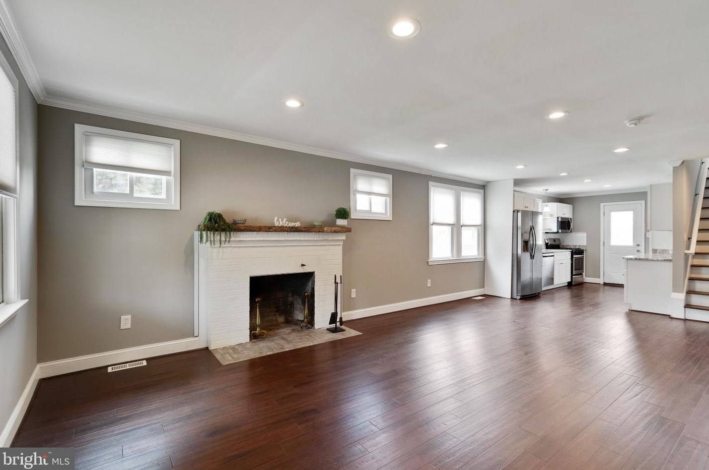 610 Meyers Dr, Baltimore, MD 21228-4105