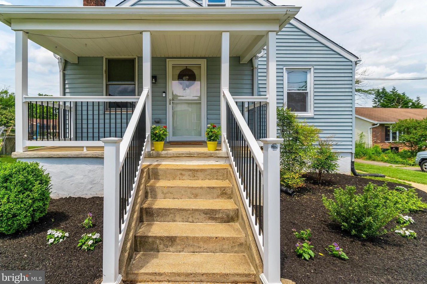 610 Meyers Dr, Baltimore MD  21228-4105 exterior