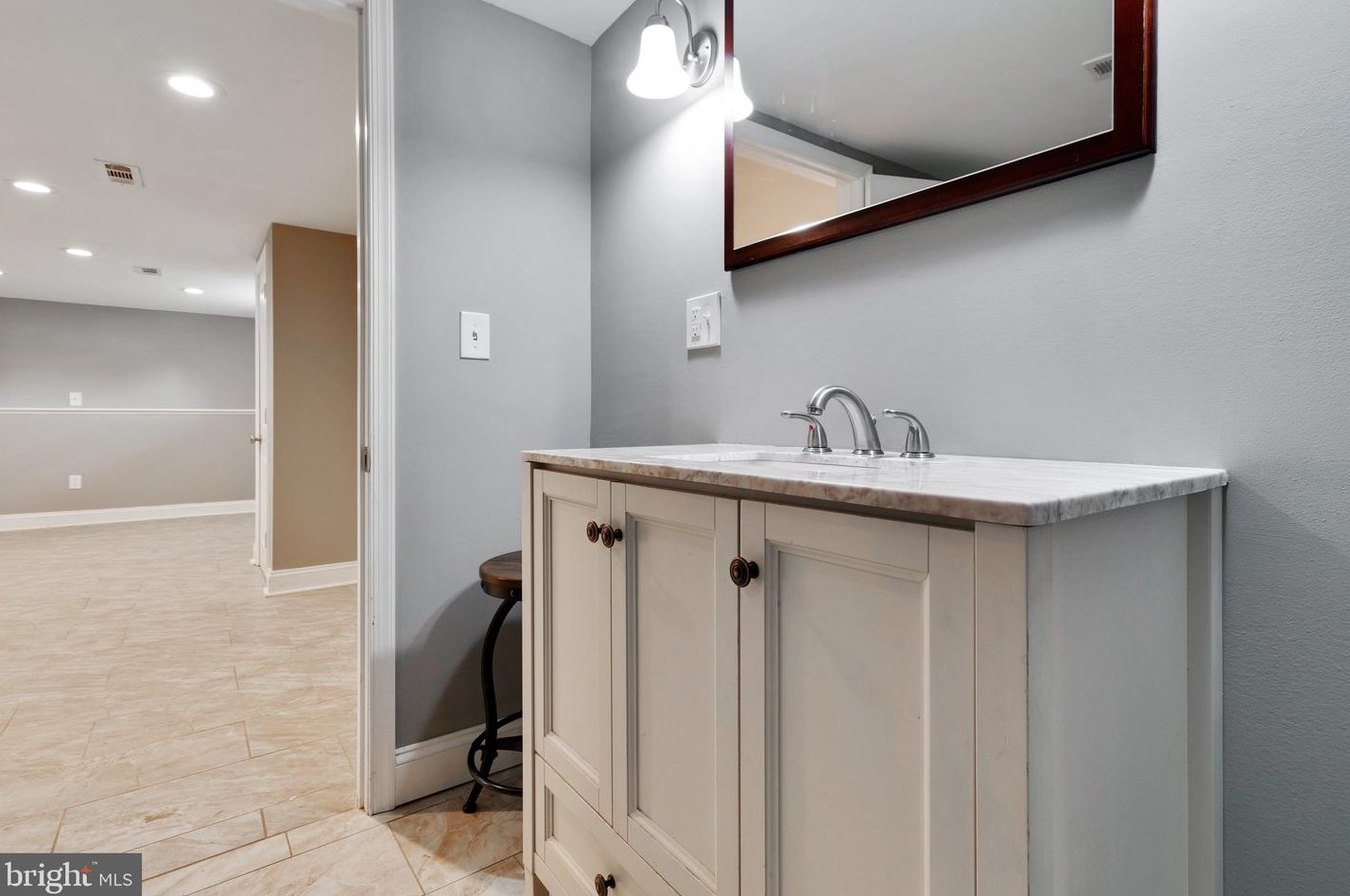 610 Meyers Dr, Baltimore MD  21228-4105 exterior