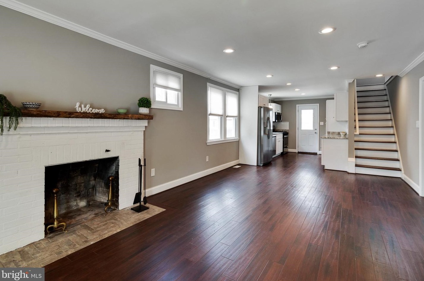 610 Meyers Dr, Baltimore MD  21228-4105 exterior