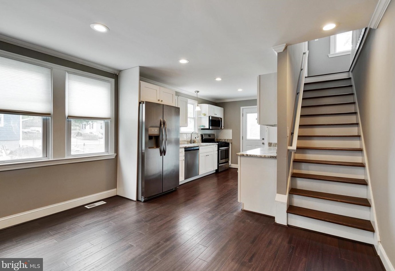 610 Meyers Dr, Baltimore MD  21228-4105 exterior