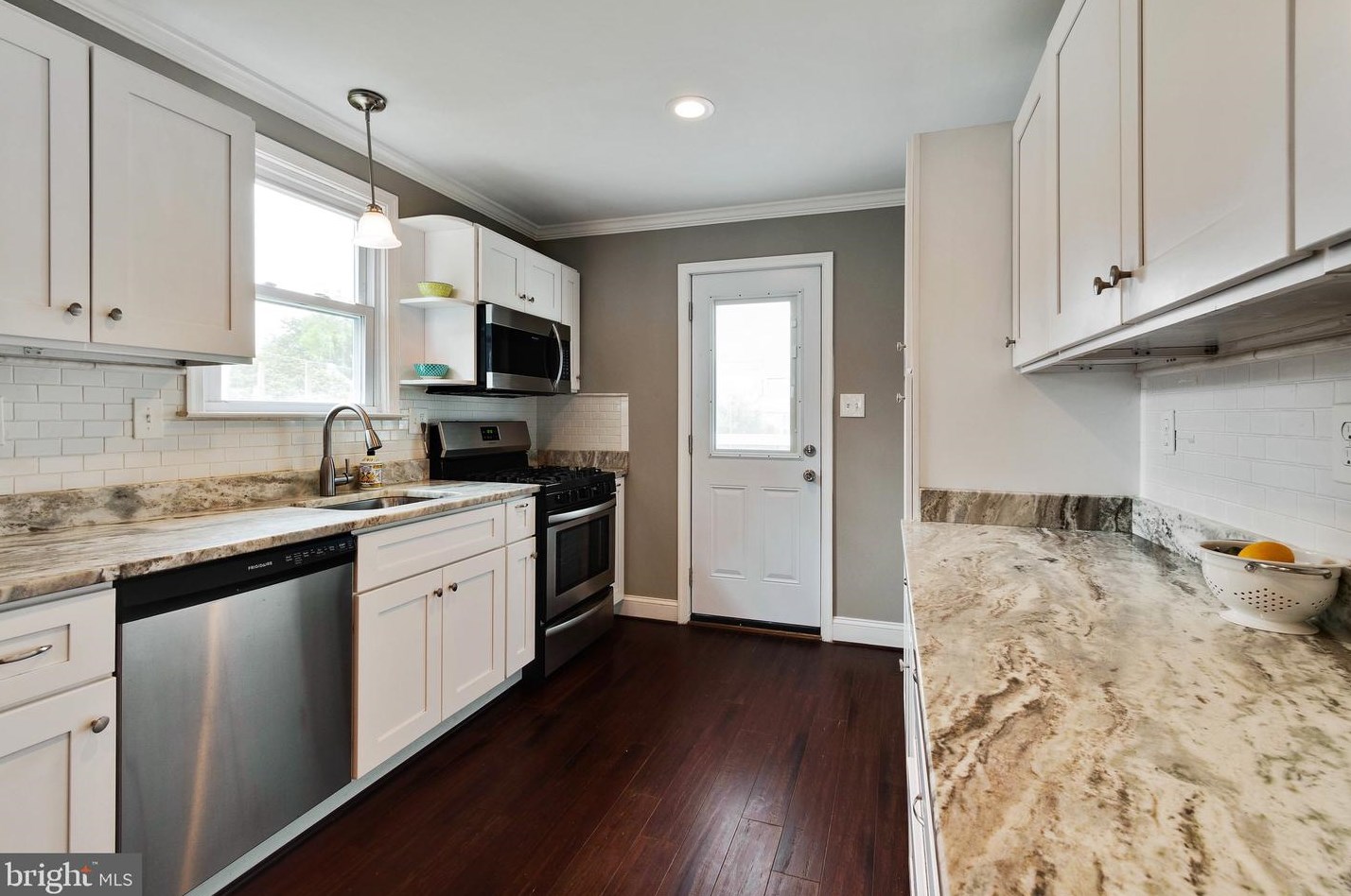 610 Meyers Dr, Baltimore MD  21228-4105 exterior