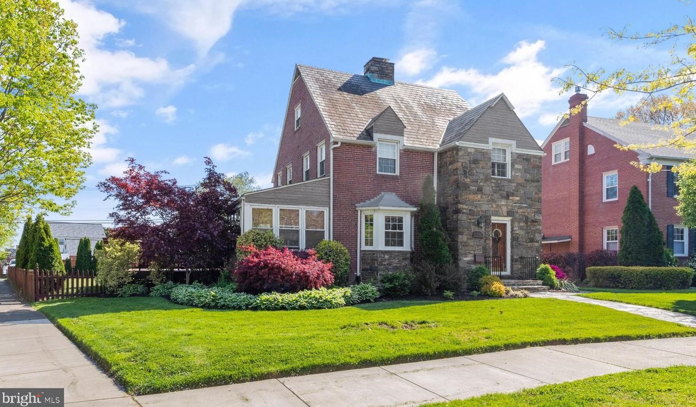 3030 Dunglow Rd, Baltimore, MD 21222-5104