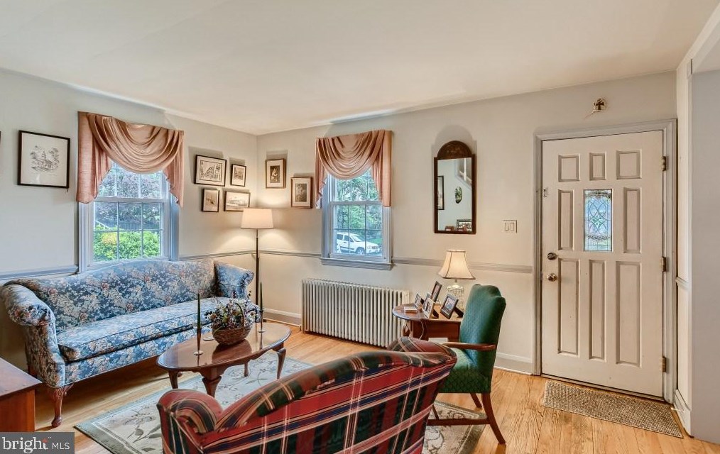 504 Forest Ln, Baltimore, MD 21228-5234