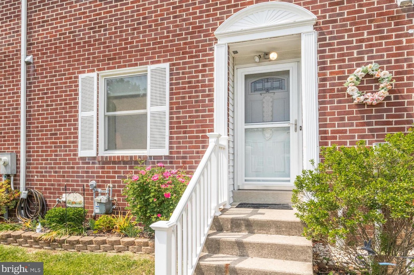10 Hallview Ct, Baltimore, MD 21236-4731