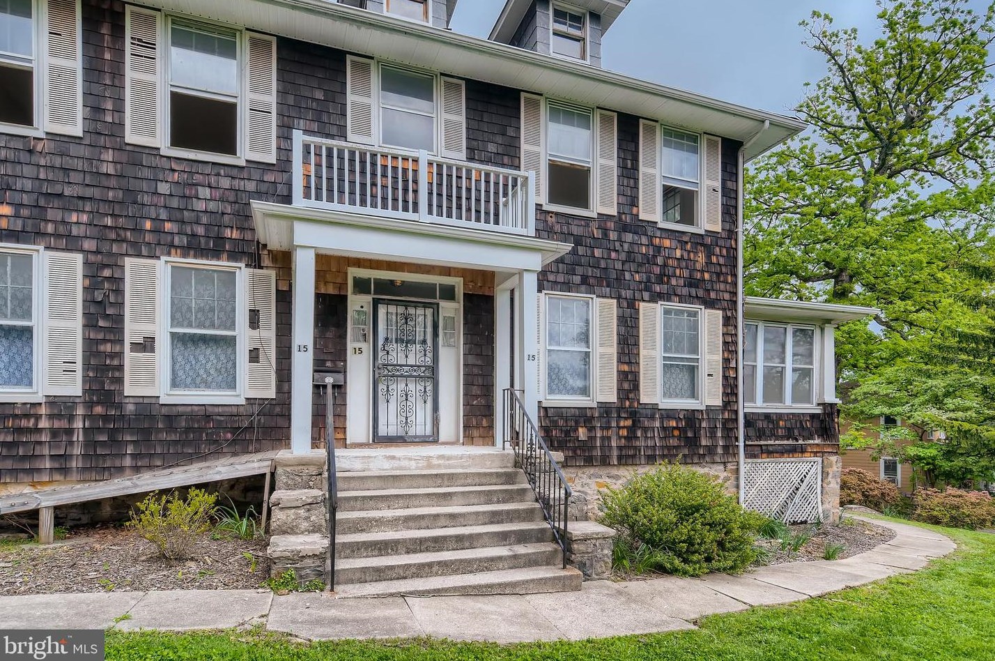 15 Belle Grove Rd, Baltimore, MD 21228-2205