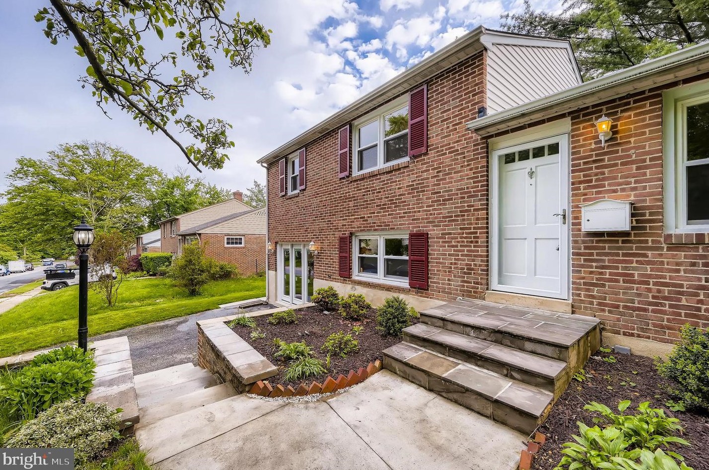 107 Glenmore Ave, Baltimore, MD 21228-4933