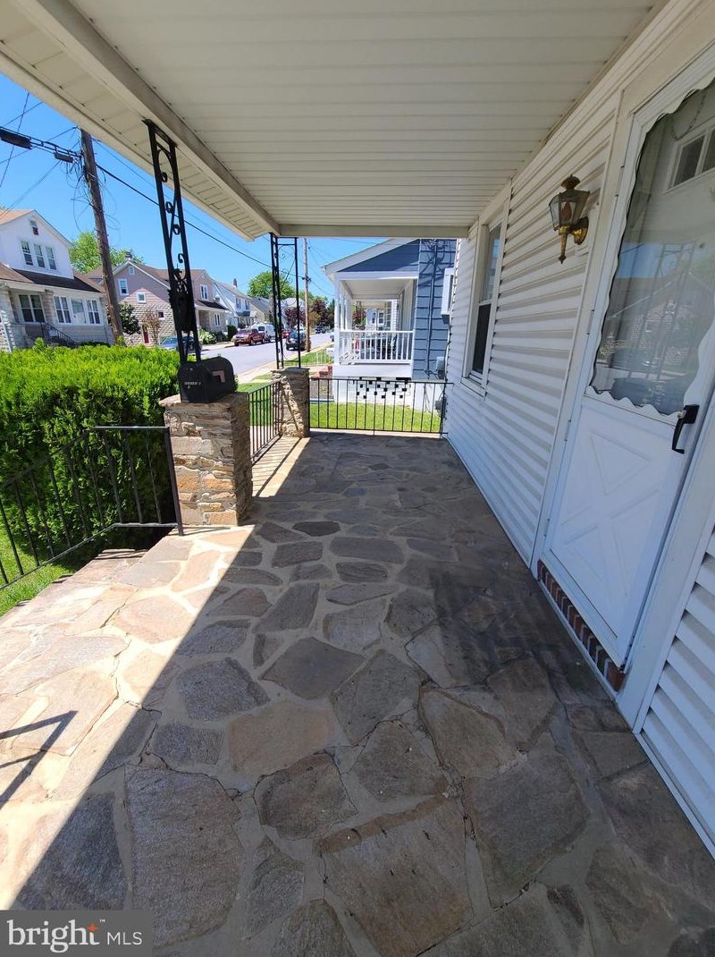 1324 Maple Ave, Baltimore MD  21221-6027 exterior