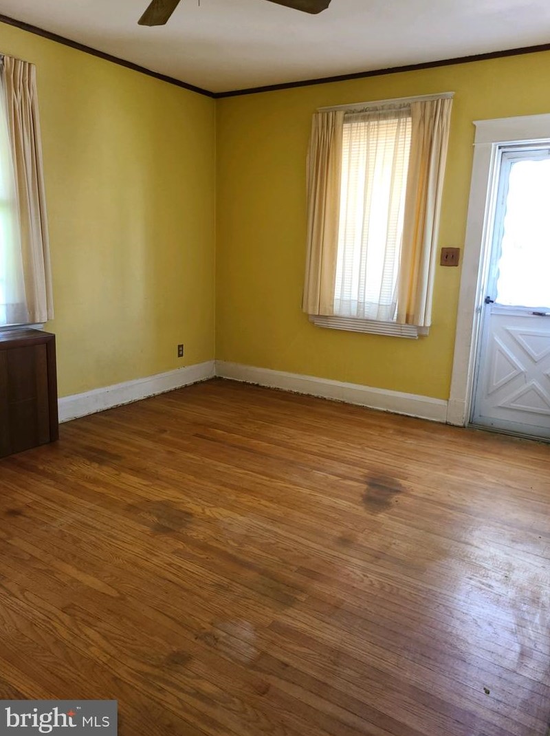 1324 Maple Ave, Baltimore MD  21221-6027 exterior