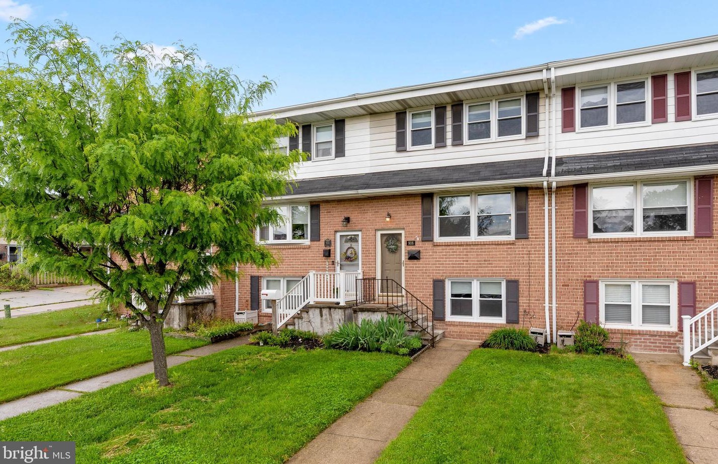 906 Grovehill Rd, Baltimore, MD 21227-3810