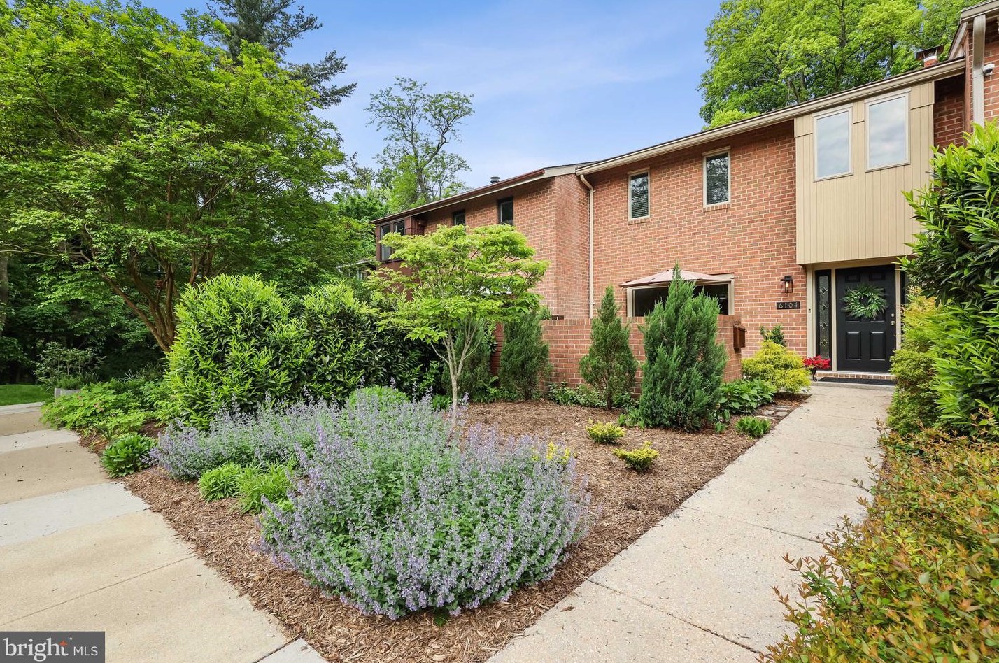 6104 Buckingham Manor Dr, Baltimore, MD 21210-1004