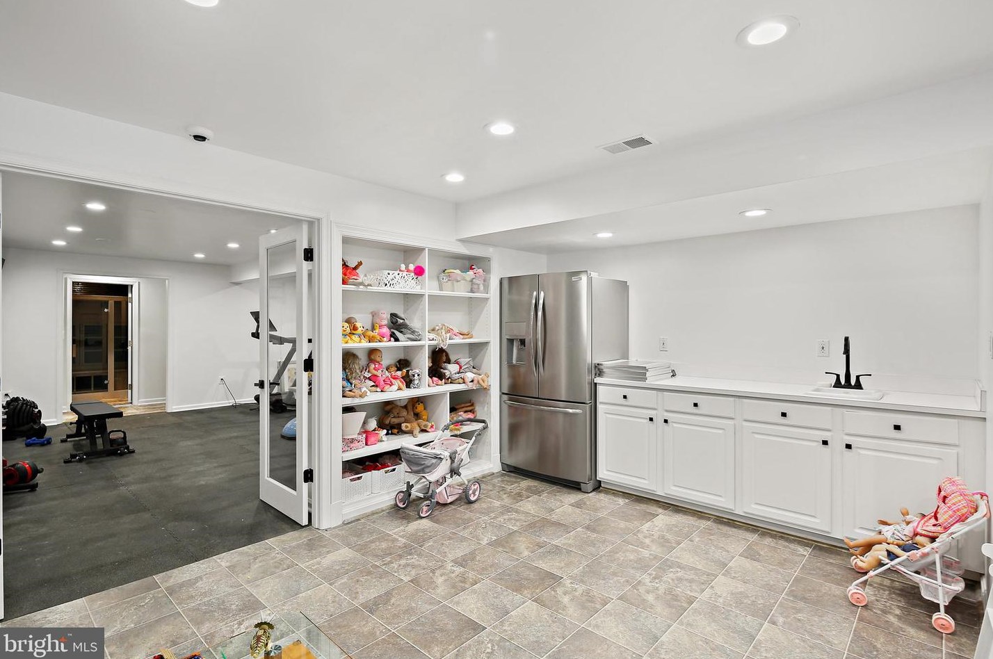 3 Hambleton Ct, Baltimore MD  21208-3333 exterior